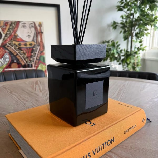 Evara Fresh Fig Solid Black Reed Diffuser Set - 1000ml