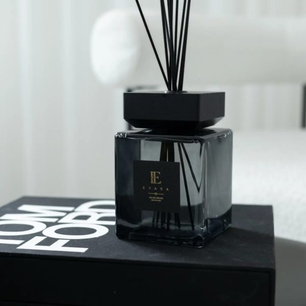 Evara Velvet Rouge Black Reed Diffuser Set - 1000ml