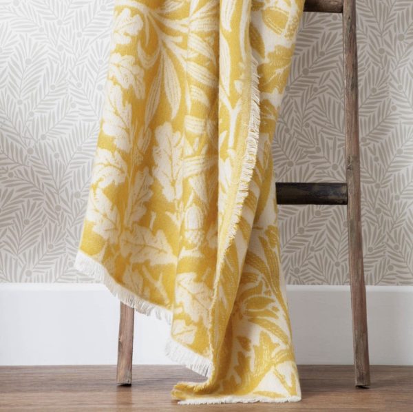 Acorn Tonal Jacquard Throw Gold